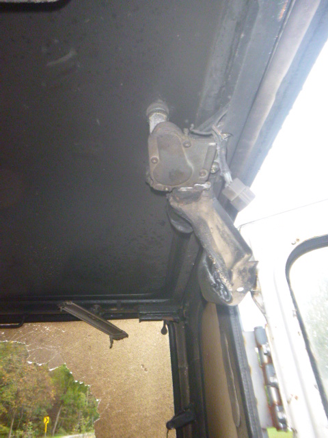 1995 Kobelco SK100 Excavator - Image 16