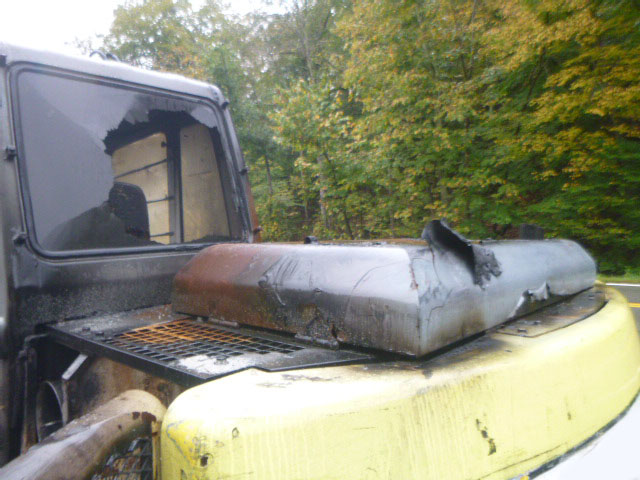 1995 Kobelco SK100 Excavator - Image 24