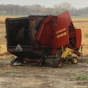 1997 New Holland 644 Baler