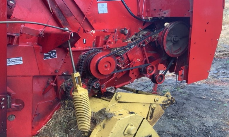 1997 New Holland 644 Baler - Image 14