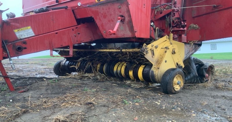 1997 New Holland 644 Baler - Image 9