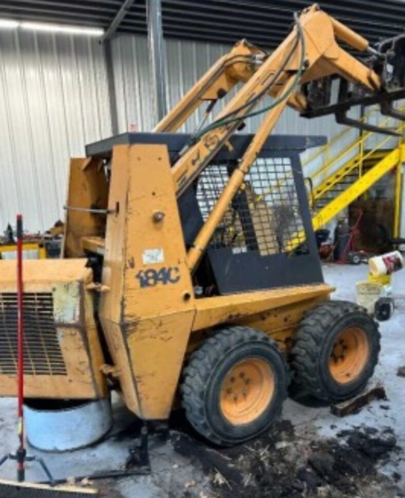 [Auction]: 2001 Case 1840 Skid Steer | est. 7,234 hours miles | damaged ...