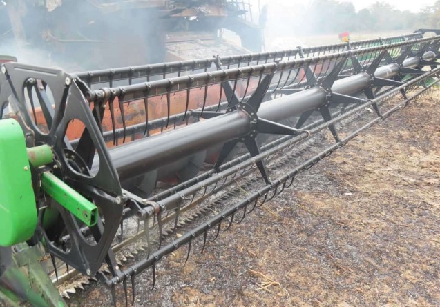 2003 John Deere 630F Hydraflex Header