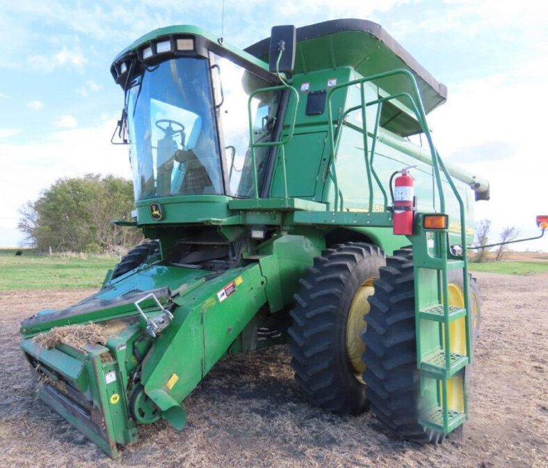 [Auction]: 2002 John Deere 9650 STS Combine | Engine Hours: est. 4,830 ...