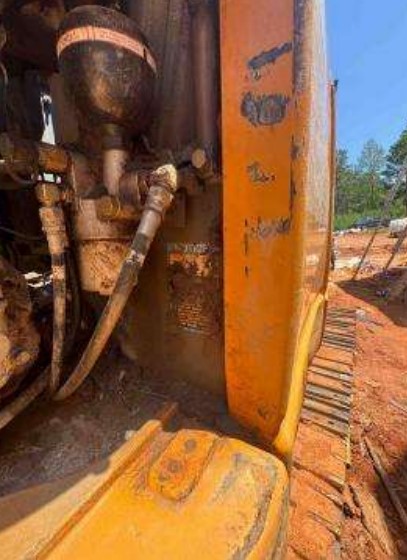 2004 Case 135 SR Excavator - Image 12