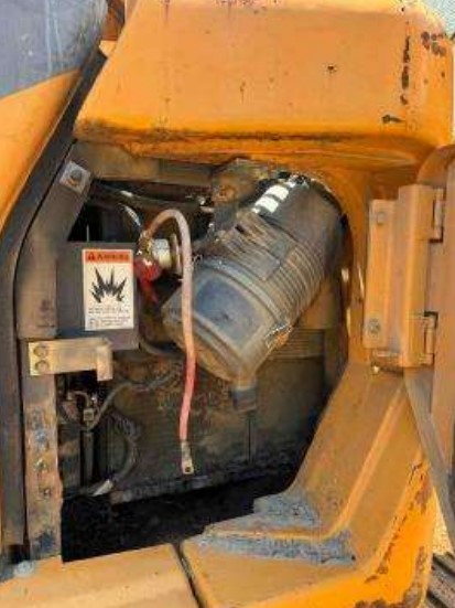 2004 Case 135 SR Excavator - Image 6