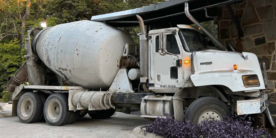 2007 International DF567 w/ Cement Mixer