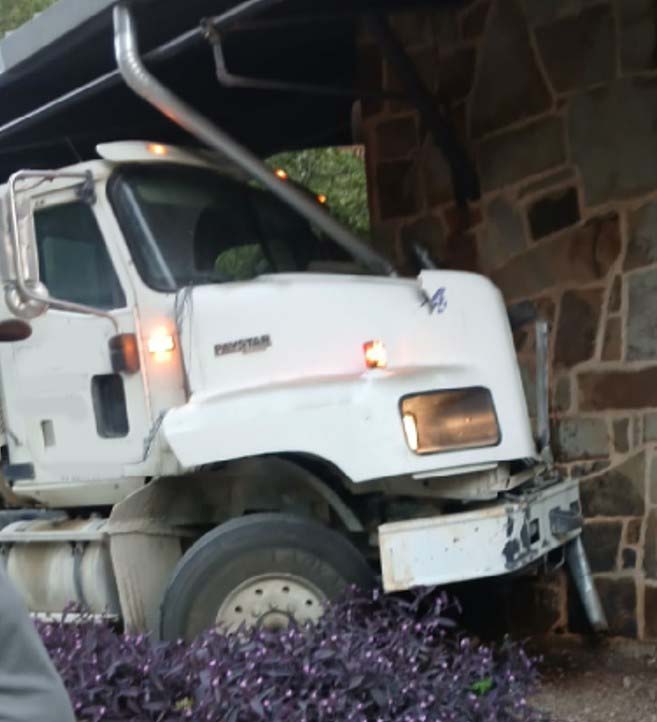 2007 International DF567 w/ Cement Mixer - Image 6