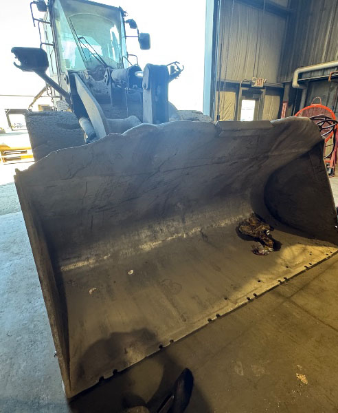 2010 Komatsu WA380 Wheel Loader - Image 10