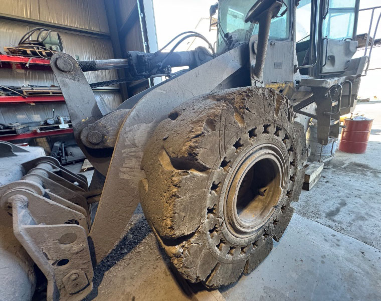 2010 Komatsu WA380 Wheel Loader - Image 11