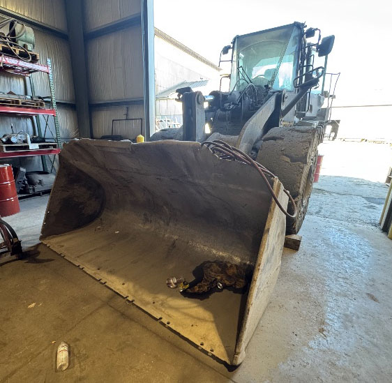 2010 Komatsu WA380 Wheel Loader - Image 9