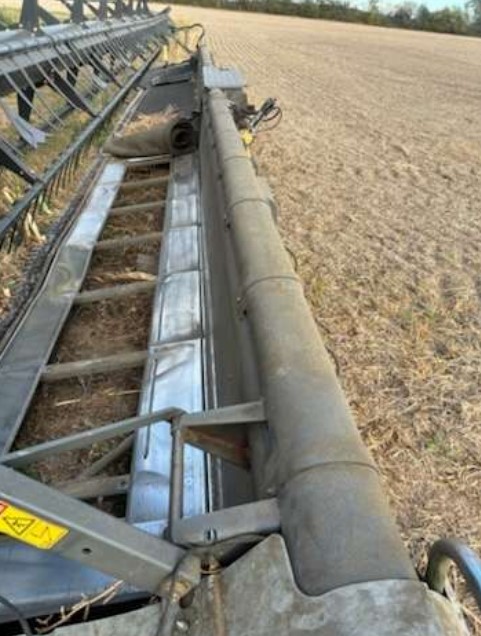 2011 Gleaner 9250 Header - Image 5