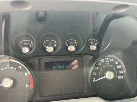 2012 Ford F-550 Box Truck - Image 2