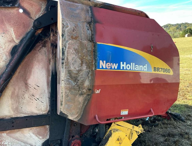 2008 New Holland BR7060 Baler - Image 9