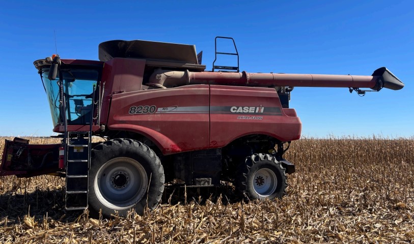 2013 CASE IH 8230 Combine