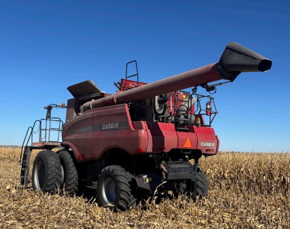 2013 CASE IH 8230 Combine - Image 3