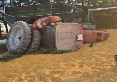 2013 CASE IH Magnum 235 Tractor - Image 3