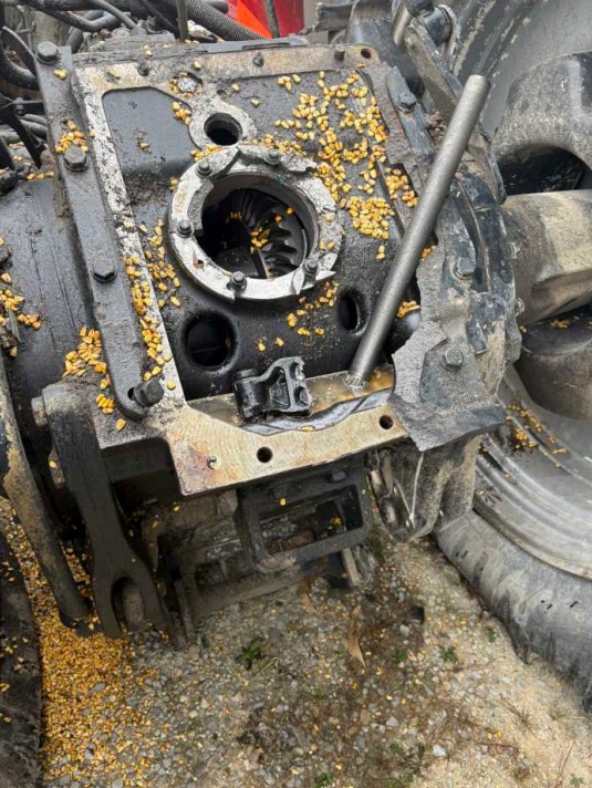 2013 CASE IH Magnum 235 Tractor - Image 5