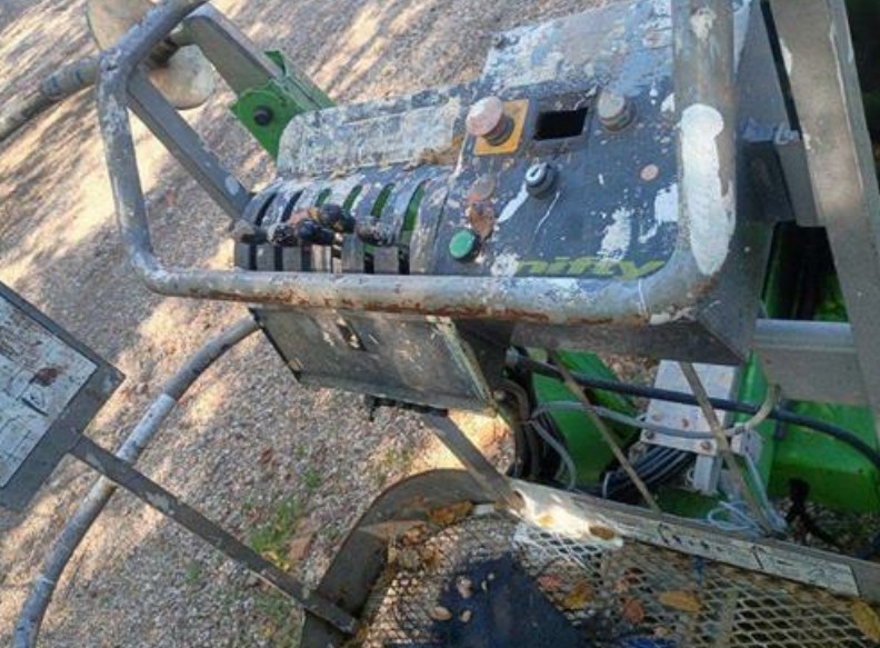 2013 NiftyLift TM 42T Towable Boom Lift - Image 11