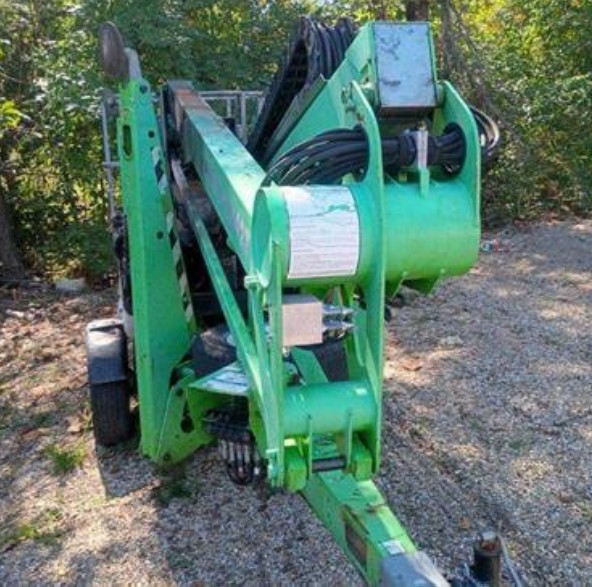 2013 NiftyLift TM 42T Towable Boom Lift - Image 3