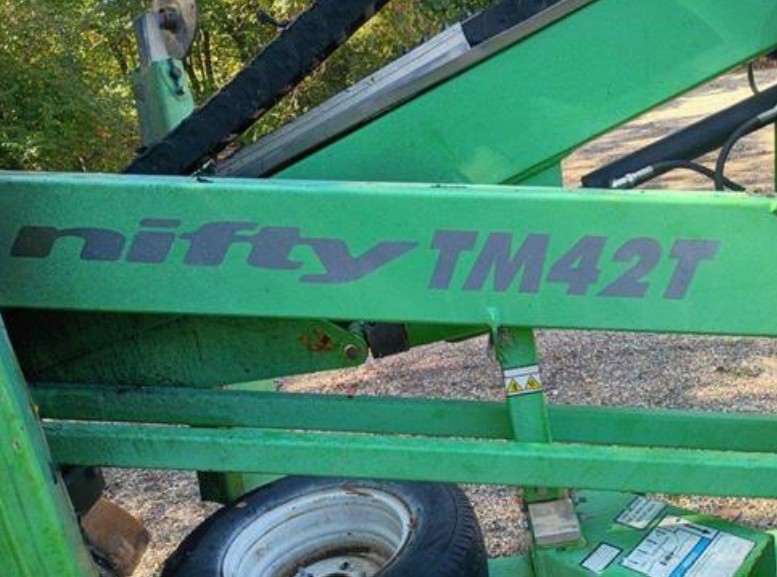 2013 NiftyLift TM 42T Towable Boom Lift - Image 9