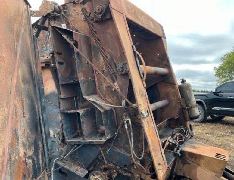 2014 John Deere 469 Baler - Image 6