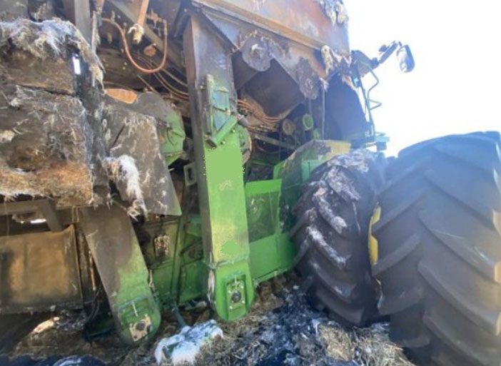 2016 John Deere s680 Combine - Image 9