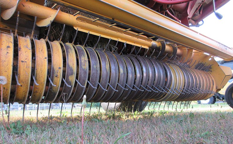 2016 New Holland 460 Baler - Image 5