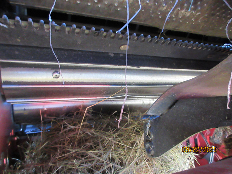 2016 New Holland 460 Baler - Image 6