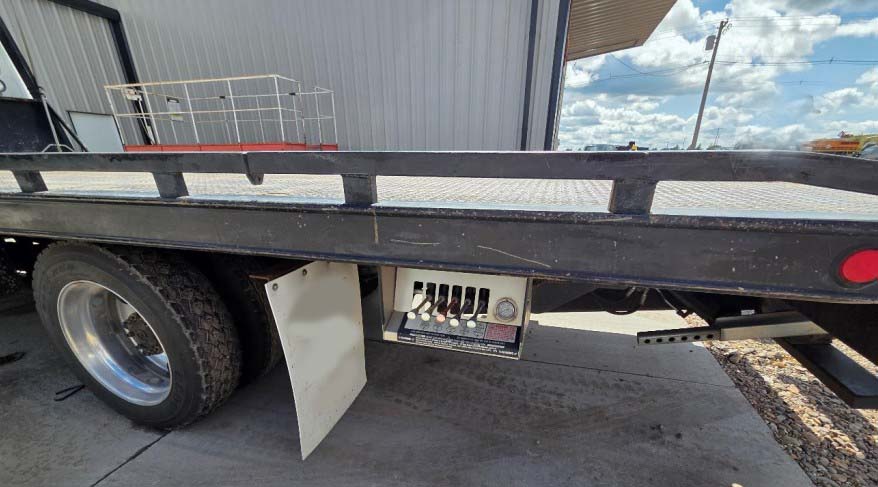 2017 Freightliner 16M Tow Truck - Image 11