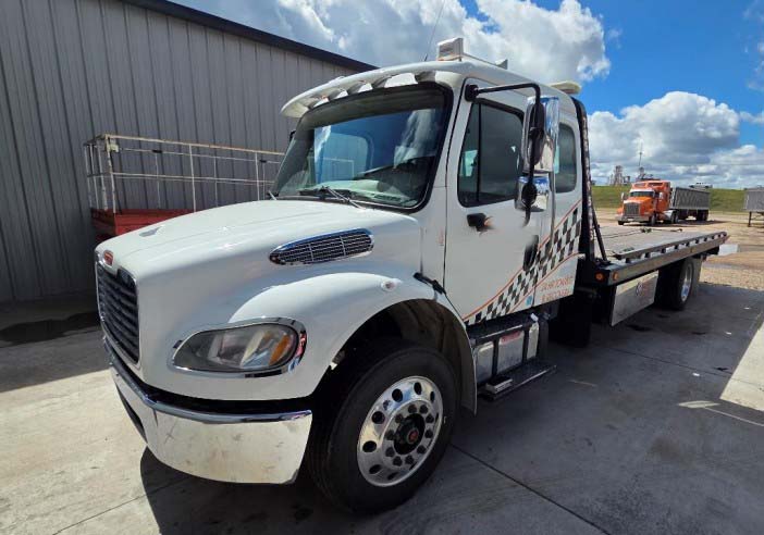 2017 Freightliner 16M Tow Truck