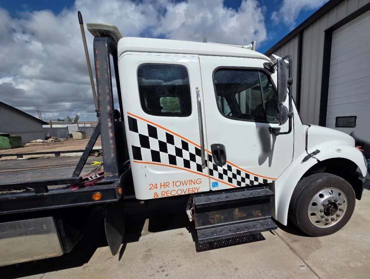 2017 Freightliner 16M Tow Truck - Image 7