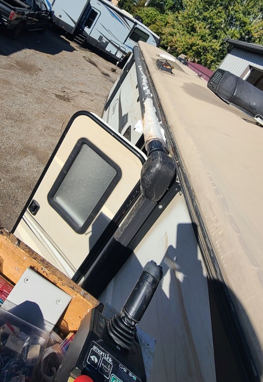 2017 Keystone Cougar RV - Image 8