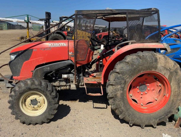 2017 Kubota MX5200 Tractor