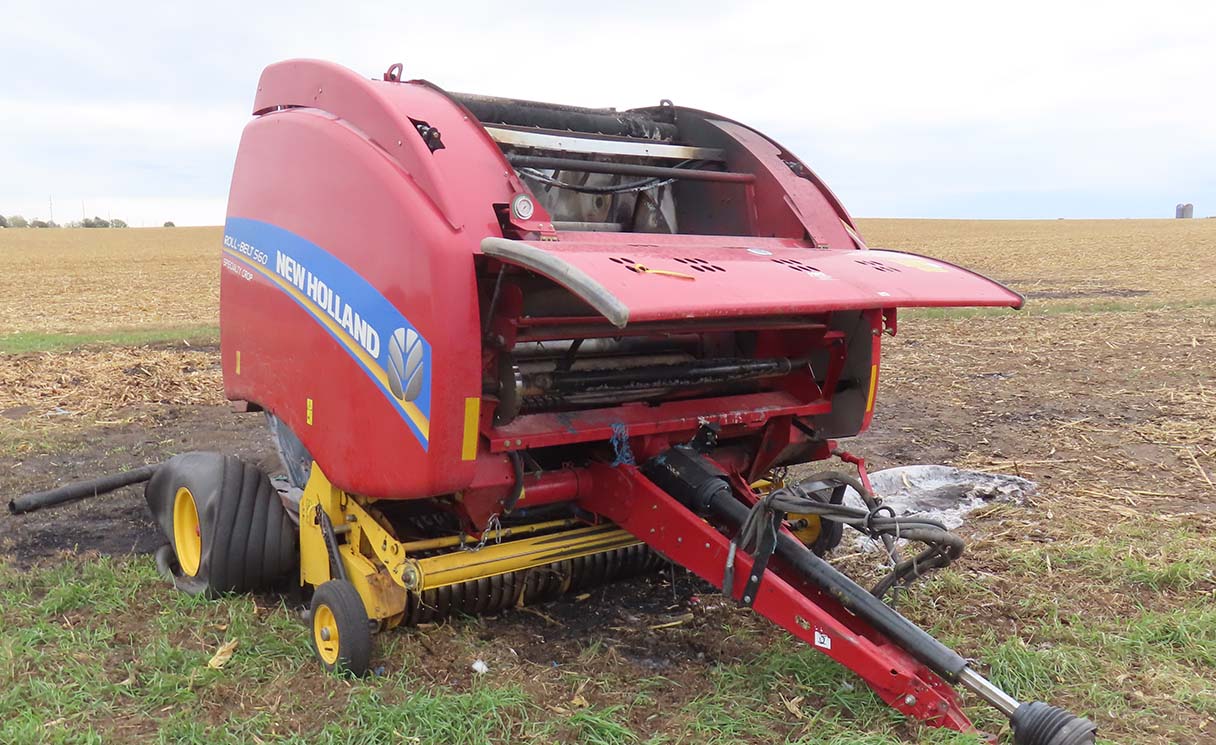 2017 New Holland BR560 Baler - Image 2