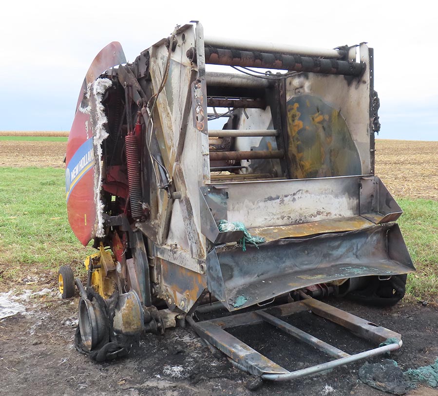 2017 New Holland BR560 Baler - Image 3