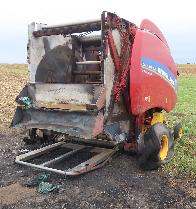 2017 New Holland BR560 Baler - Image 4