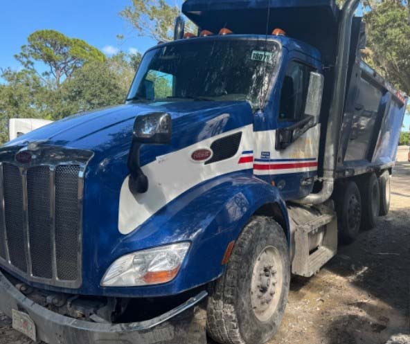 2017 Peterbilt 579 Dump Truck - Image 12
