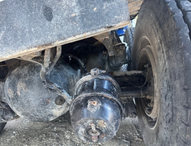 2017 Peterbilt 579 Dump Truck - Image 15