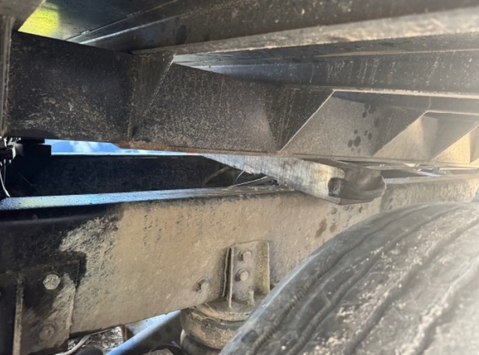 2017 Peterbilt 579 Dump Truck - Image 18