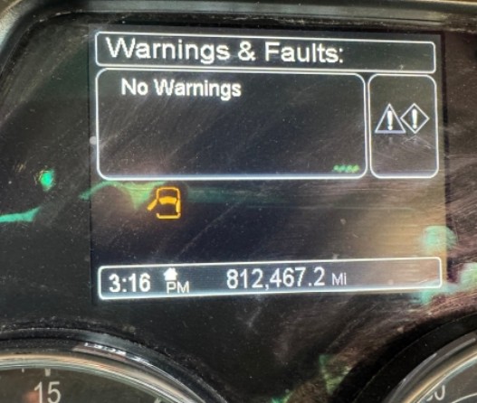 2017 Peterbilt 579 Dump Truck - Image 2