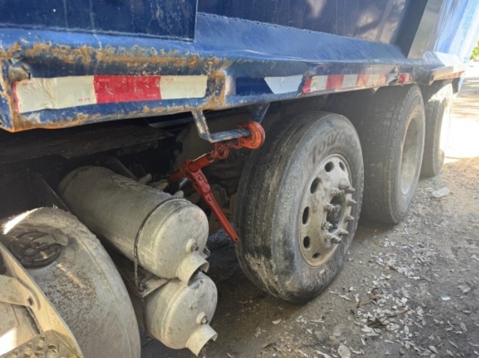 2017 Peterbilt 579 Dump Truck - Image 19