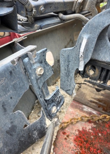 2017 Peterbilt 579 Dump Truck - Image 21