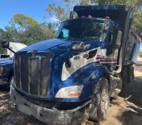 2017 Peterbilt 579 Dump Truck - Image 24