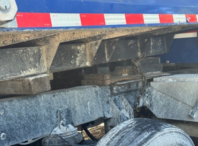 2017 Peterbilt 579 Dump Truck - Image 5