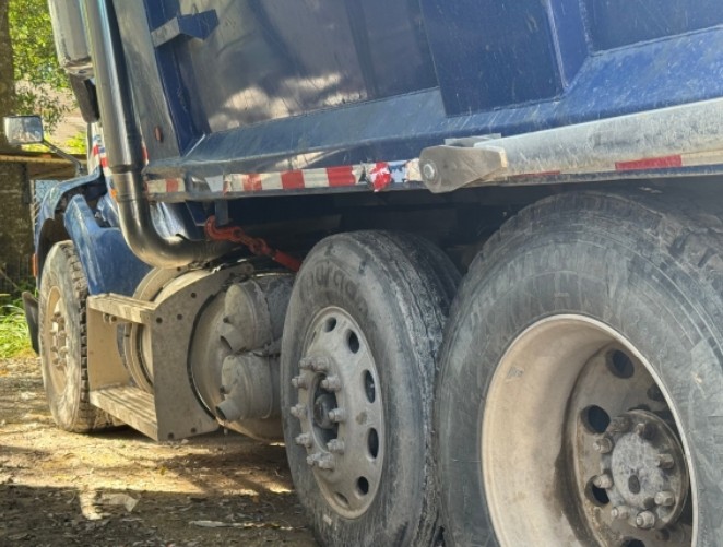 2017 Peterbilt 579 Dump Truck - Image 8