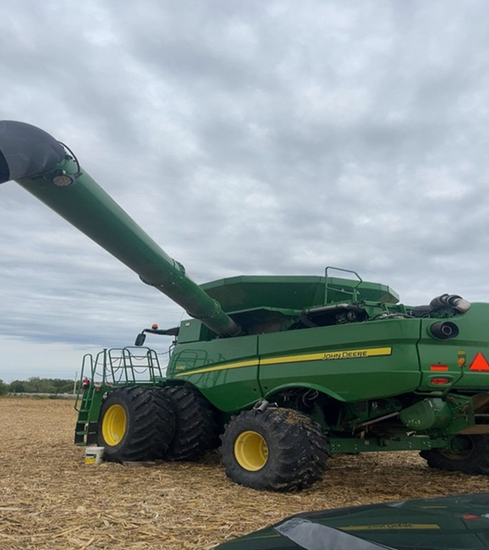 2018 John Deere S680 Combine - Image 3