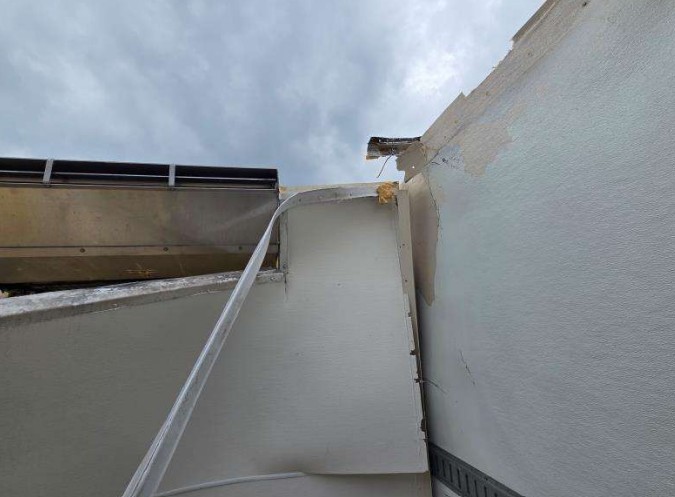 2020 International MV607 Reefer Box Truck - Image 6