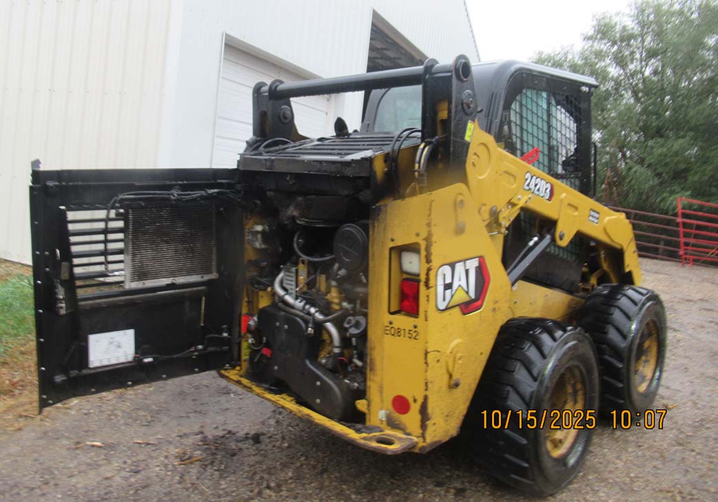 2021 Caterpillar 242D3 Skid Steer - Image 2