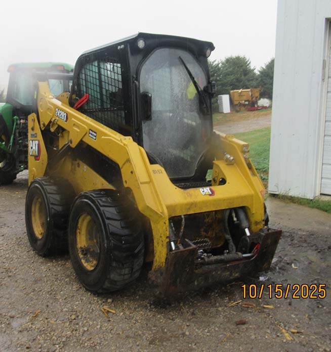 2021 Caterpillar 242D3 Skid Steer - Image 3